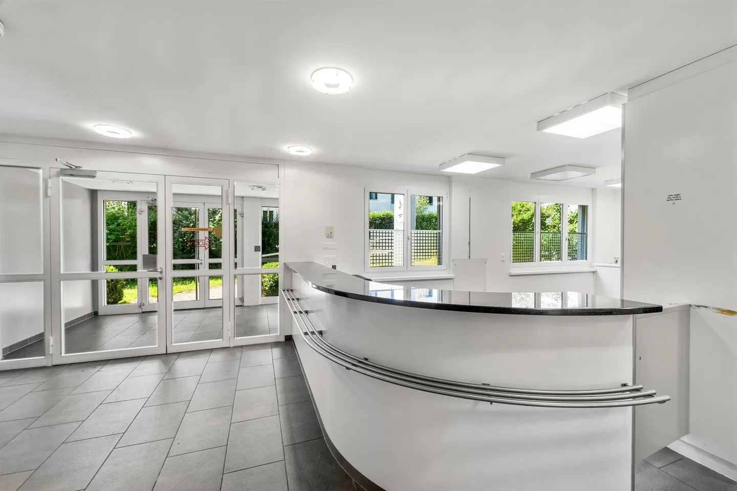 236 m² Büro-/Praxisräume mit eigenem Eingang und Parkplätzen - Foto 4 von 12