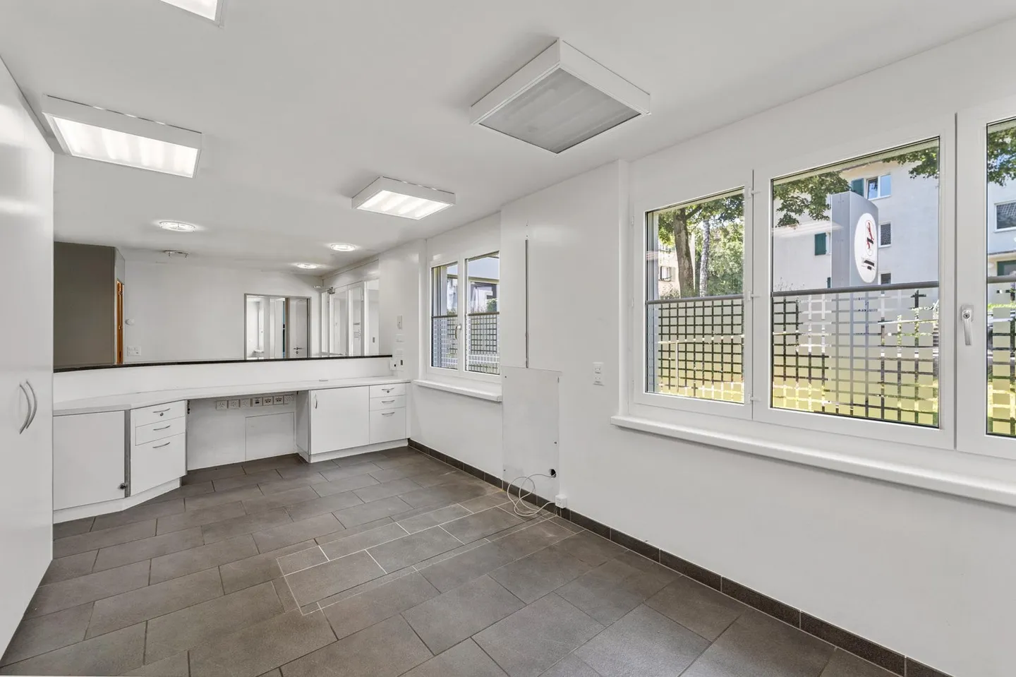 236 m² Büro-/Praxisräume mit eigenem Eingang und Parkplätzen - Foto 6 von 12