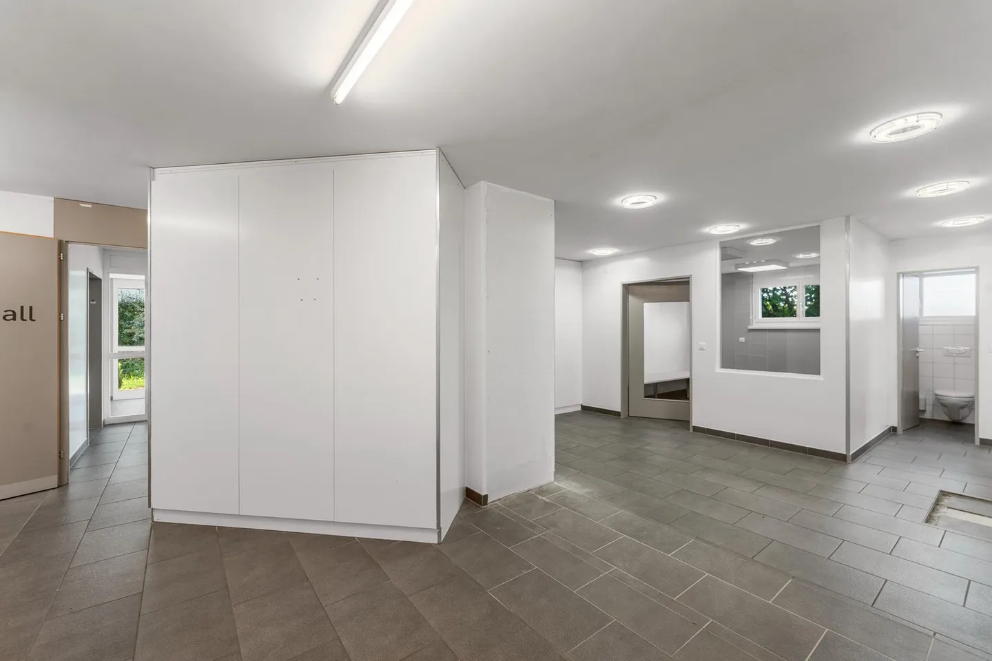 236 m² Büro-/Praxisräume mit eigenem Eingang und Parkplätzen - Foto 8 von 12