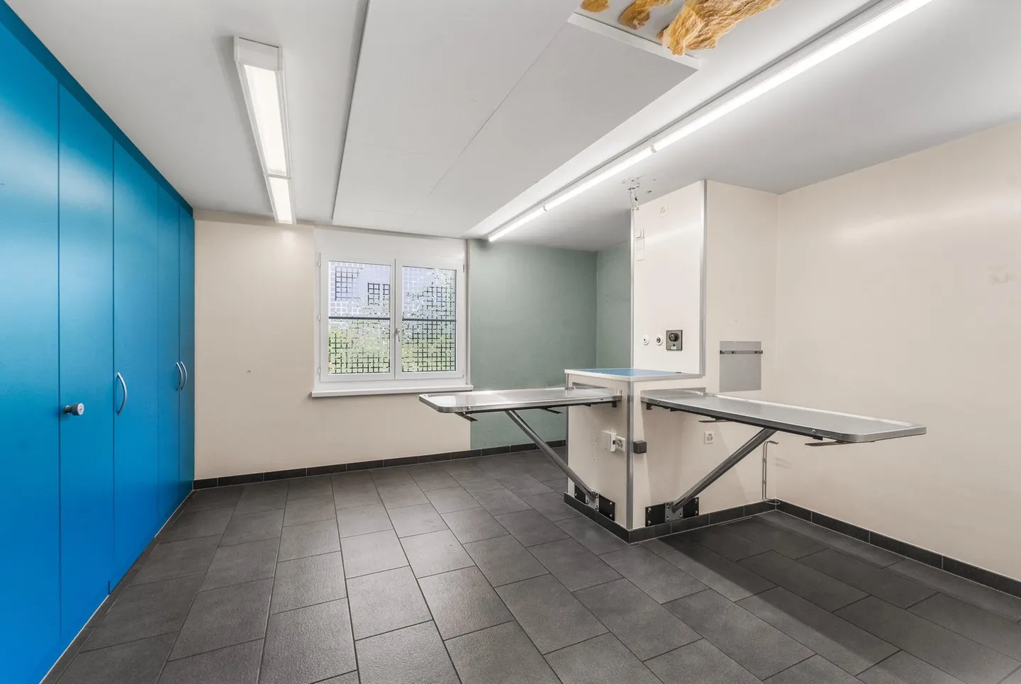 236 m² Büro-/Praxisräume mit eigenem Eingang und Parkplätzen - Foto 9 von 12