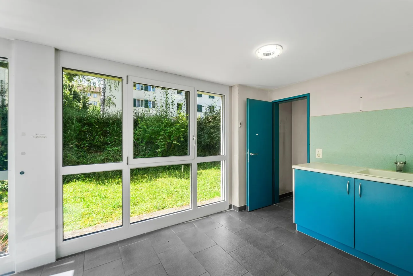 236 m² Büro-/Praxisräume mit eigenem Eingang und Parkplätzen - Foto 10 von 12