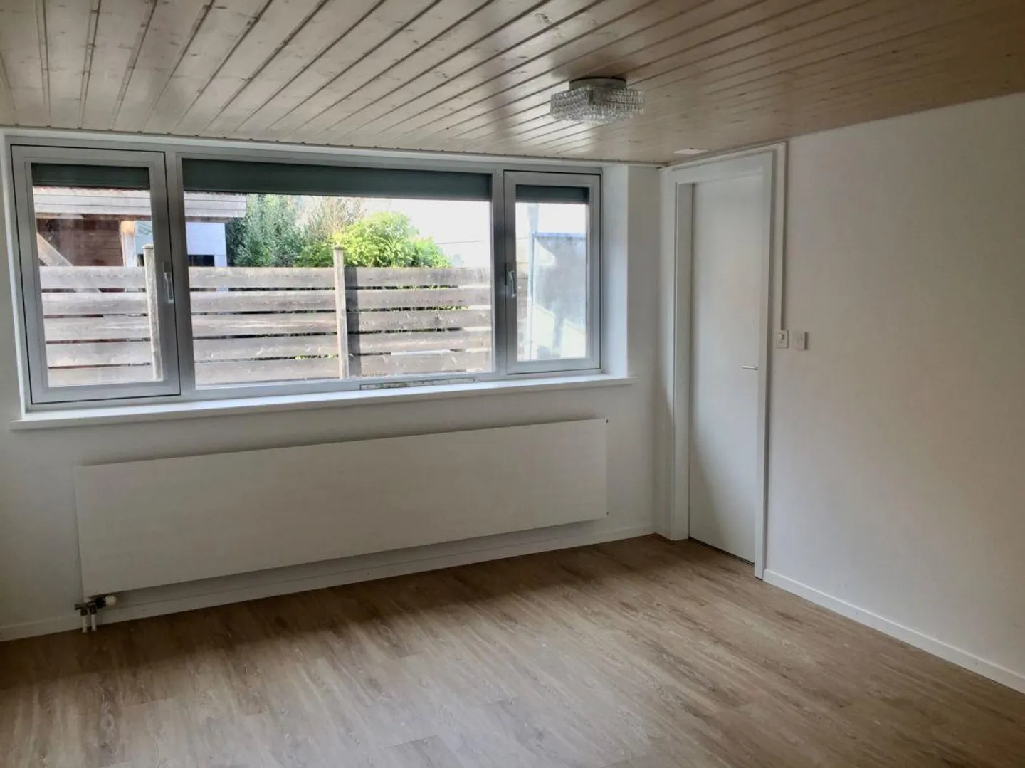 Appartement rénové de 2 ½ pièces - Photo 2 sur 8