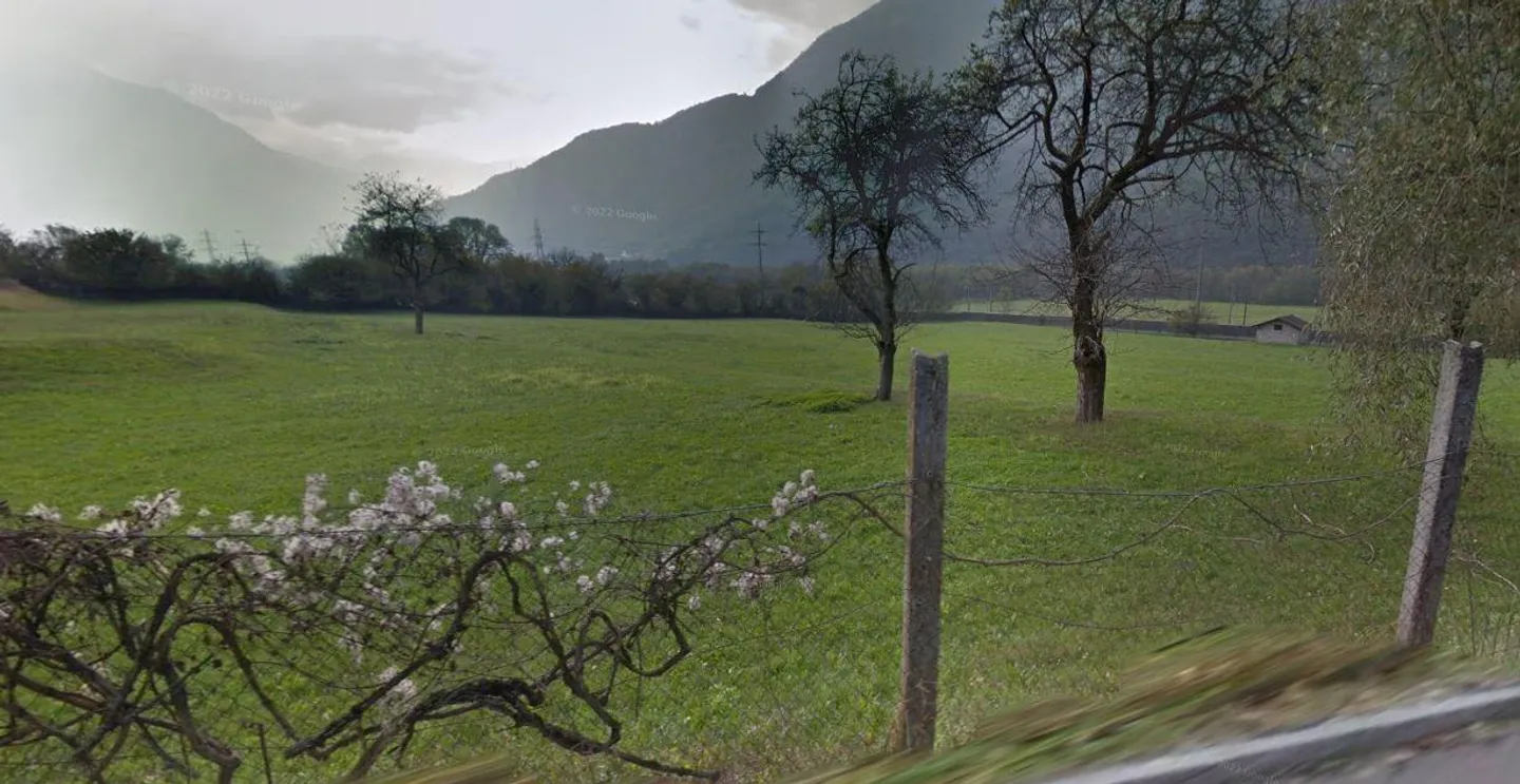 Terrain constructible dans un excellent emplacement - Photo 1 sur 1