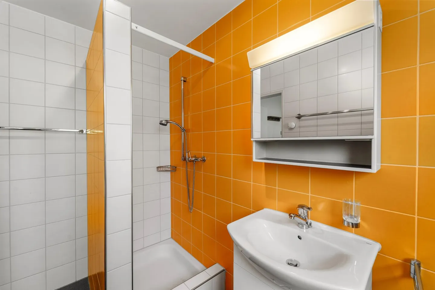 236 m² Büro-/Praxisräume mit eigenem Eingang und Parkplätzen - Foto 12 von 12