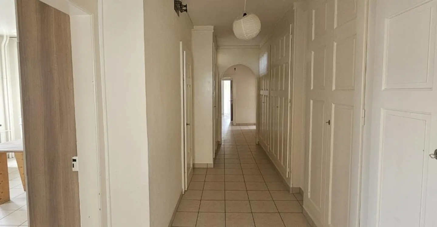 Appartamento di 6,5 stanze - Foto 3 di 14