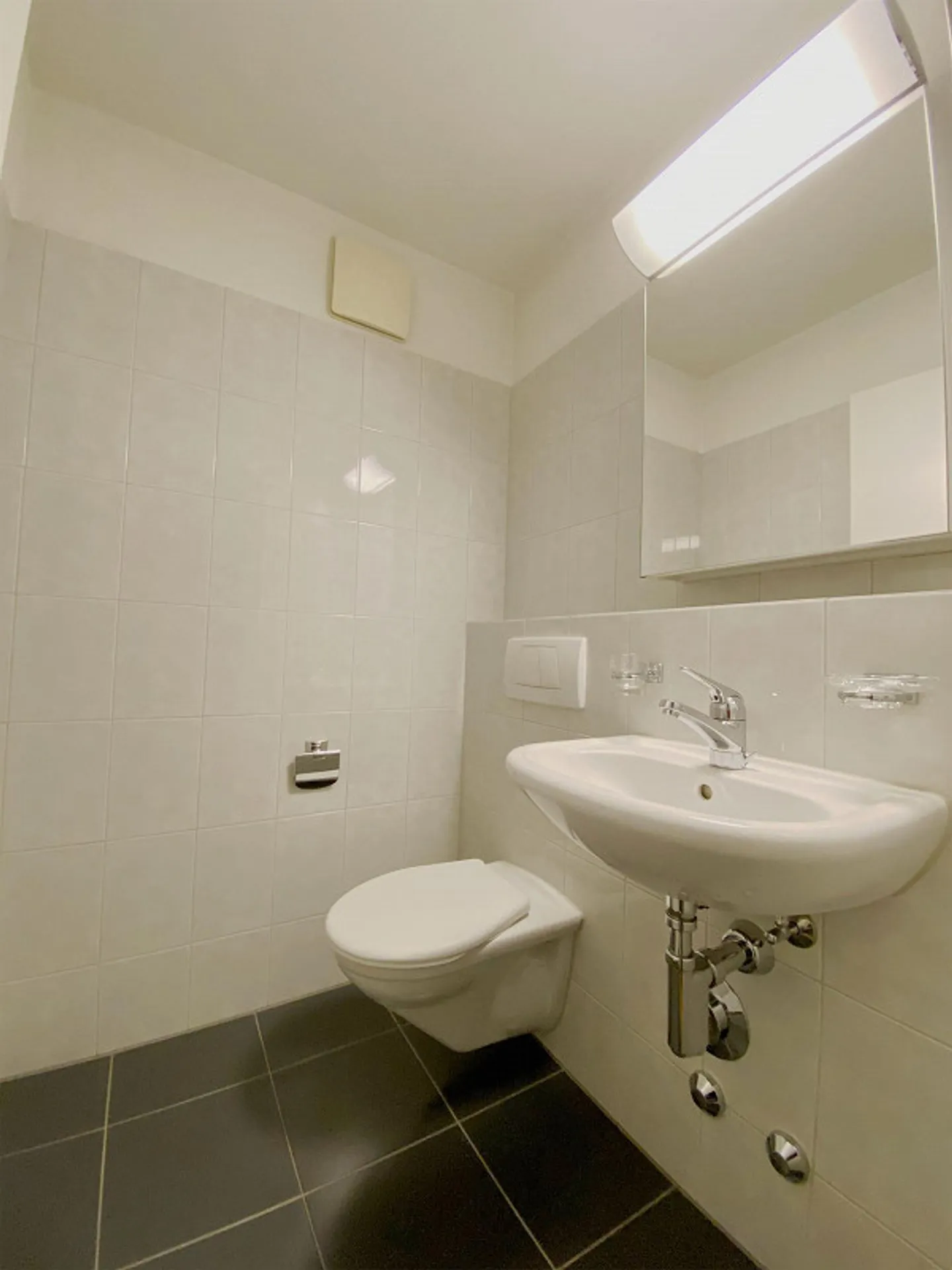 Your new home - modern attic apartment - Photo 10 of 11