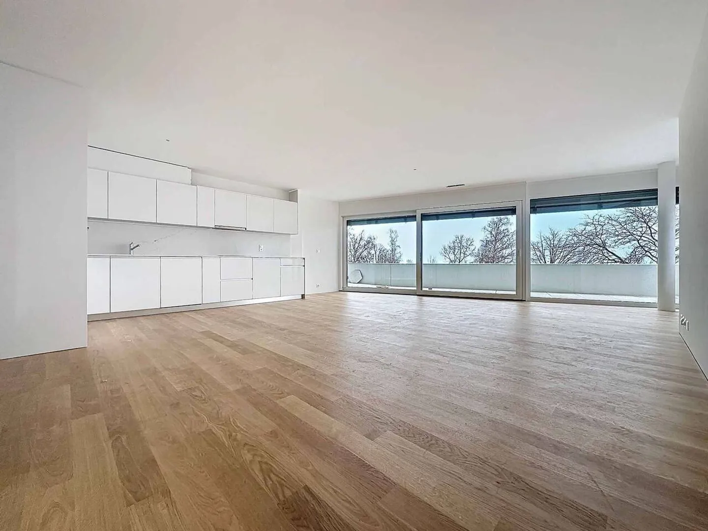 Prächtige 3.5-Zimmer-Wohnung mit überdachten Terrassen, Gärten und Seeblick - Foto 4 von 13