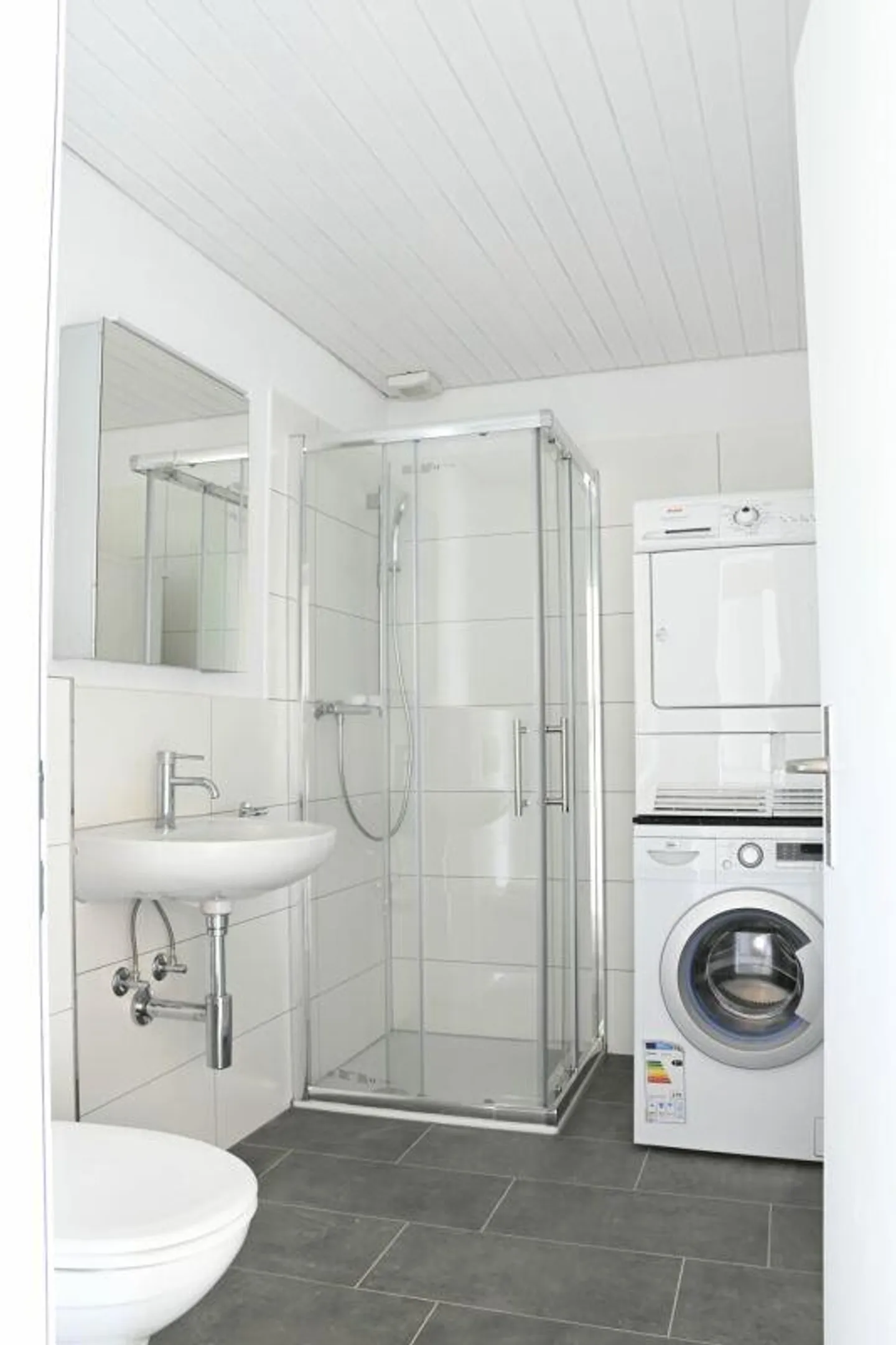 Attraktive 5.5-Zimmer-Dachwohnung mit Cheminée in Zuzwil - per sofo... - Foto 6 von 8