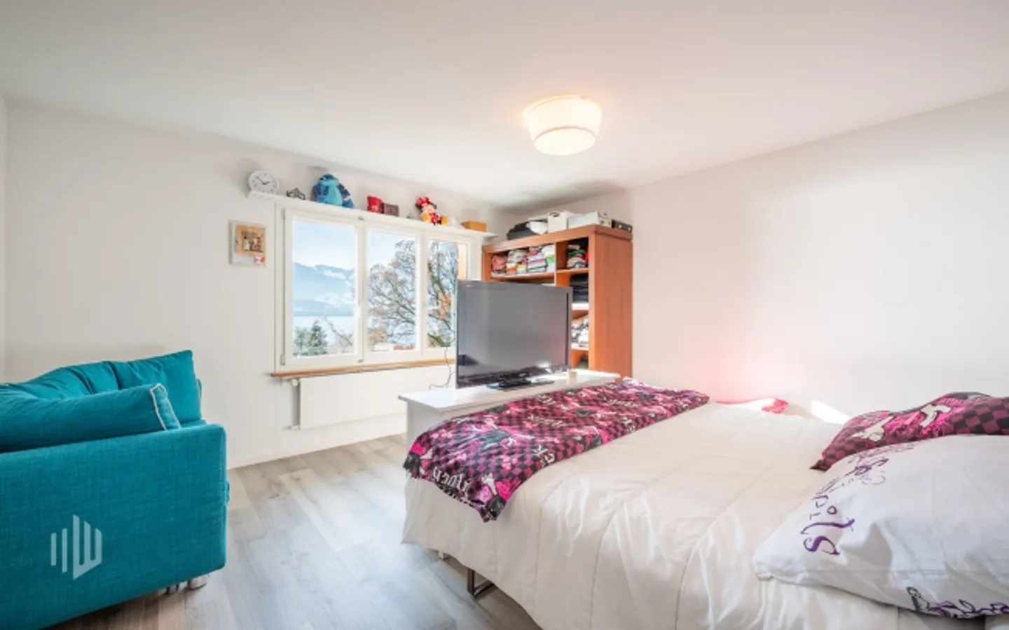 ImmoWyss - Maison de 3 familles avec vue sur le lac et le Niesen avec une ambiance de vacances - Photo 8 sur 10