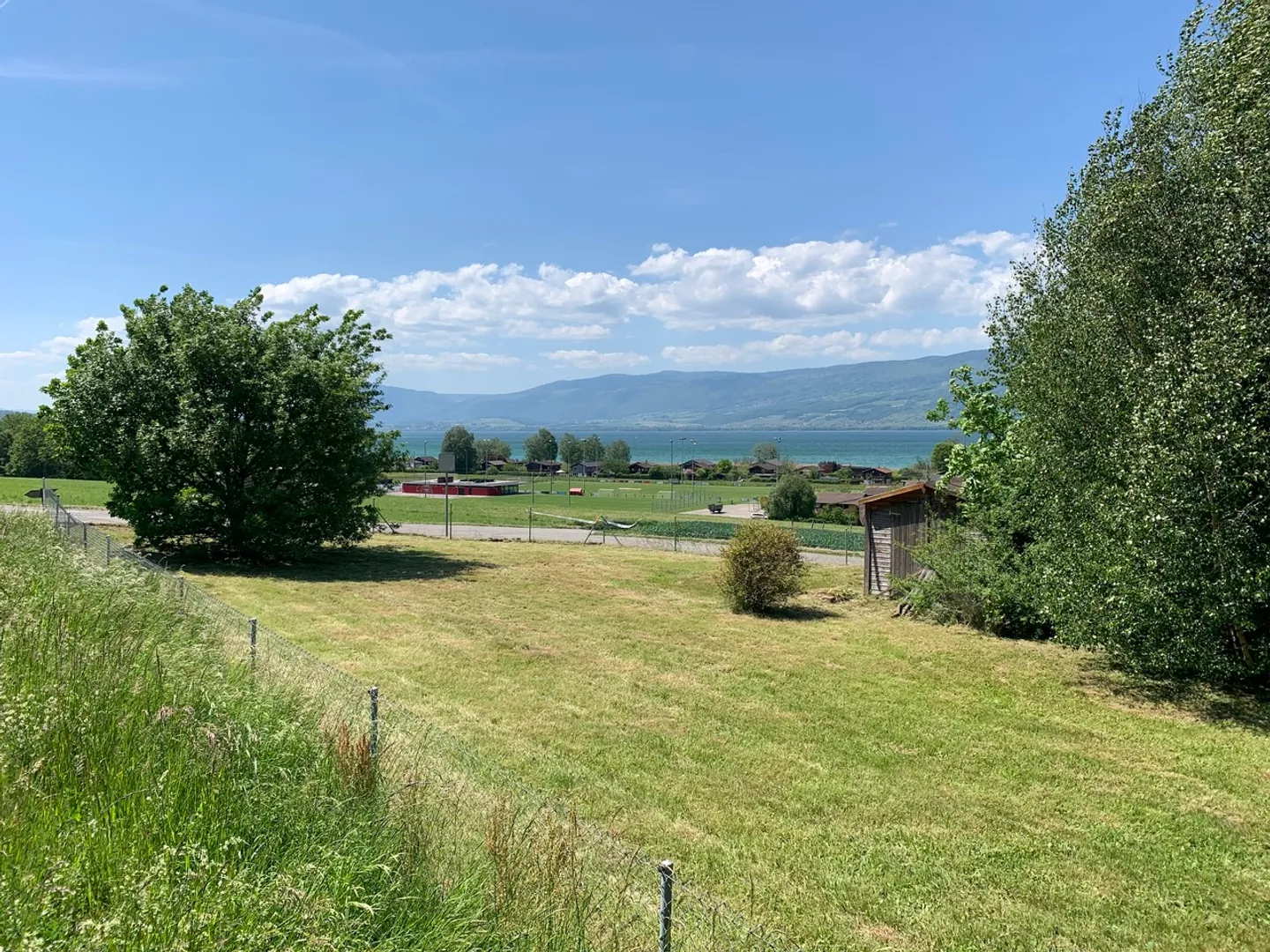 Moderna villa di 5,5 stanze a Cheyres *Magnifica vista sul lago* - Foto 4 di 11