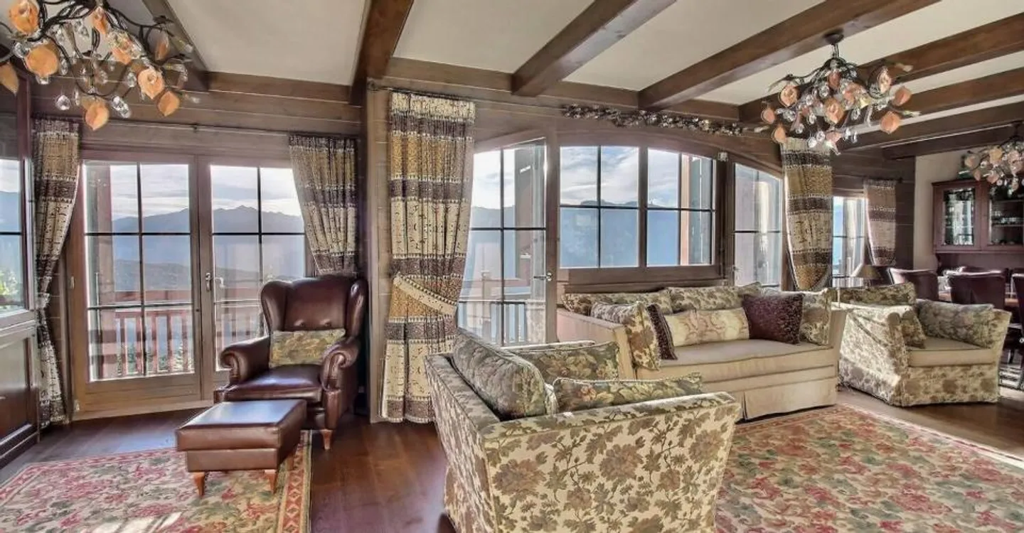 7-Room Chalet in Anzère - Photo 4 of 13