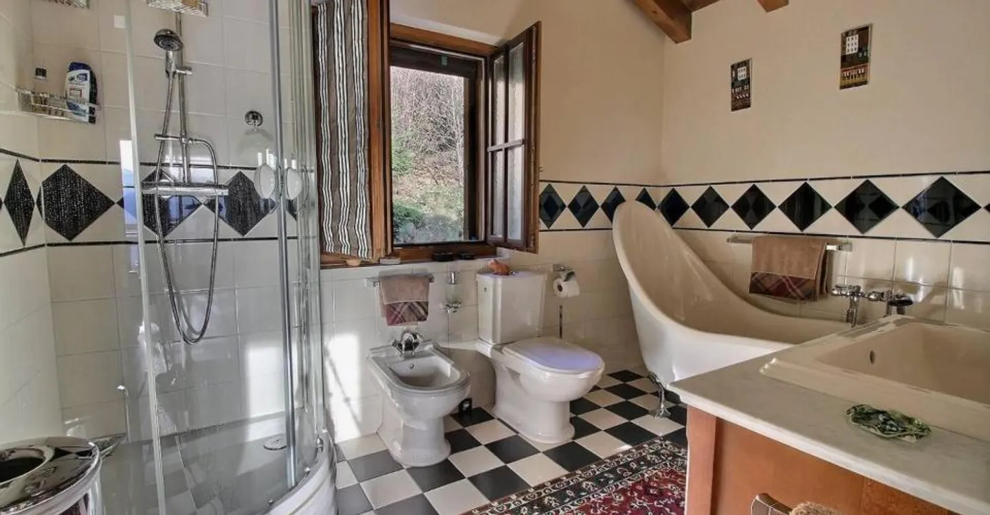 7-Room Chalet in Anzère - Photo 11 of 13