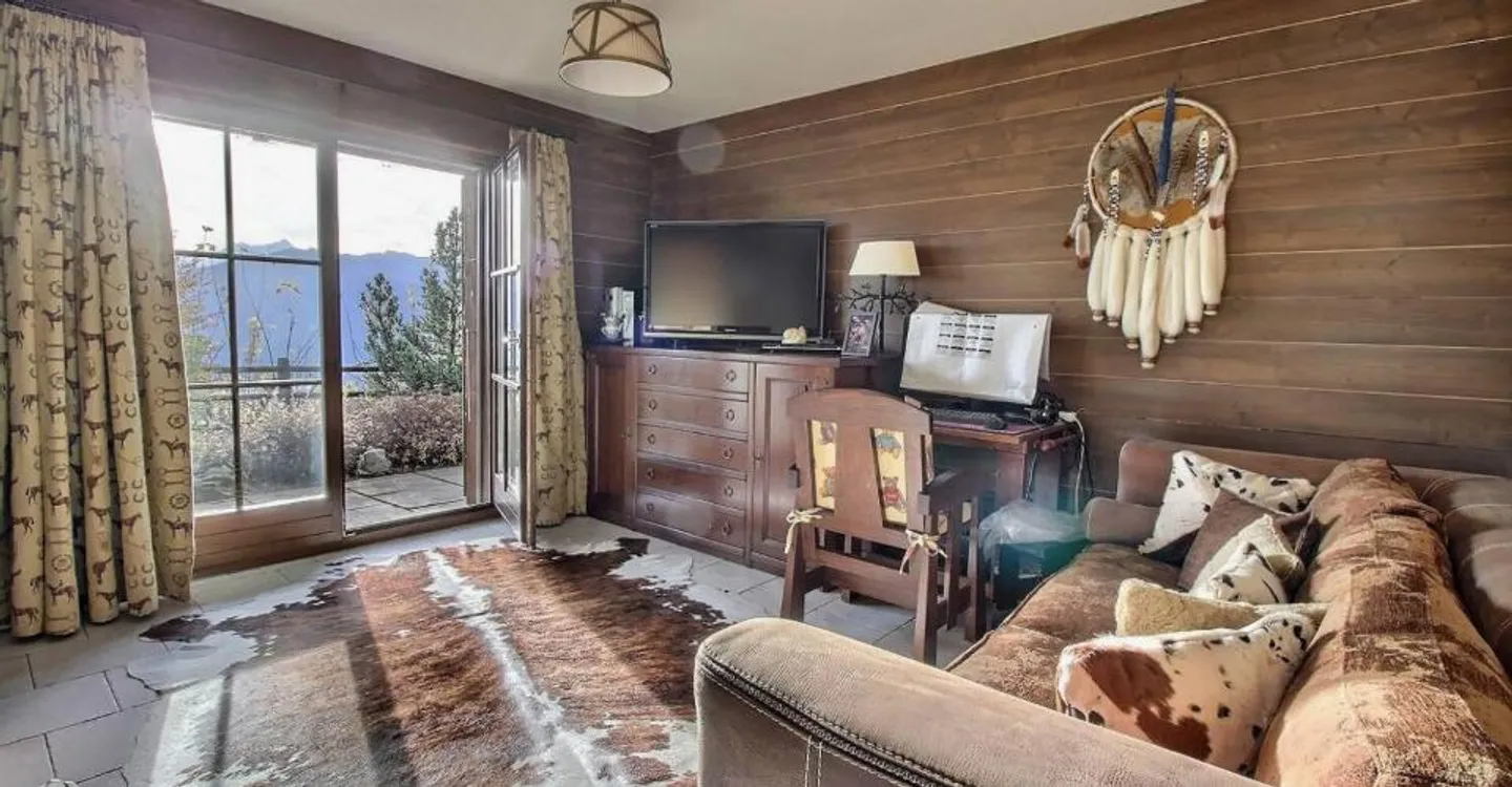 7-Room Chalet in Anzère - Photo 10 of 13