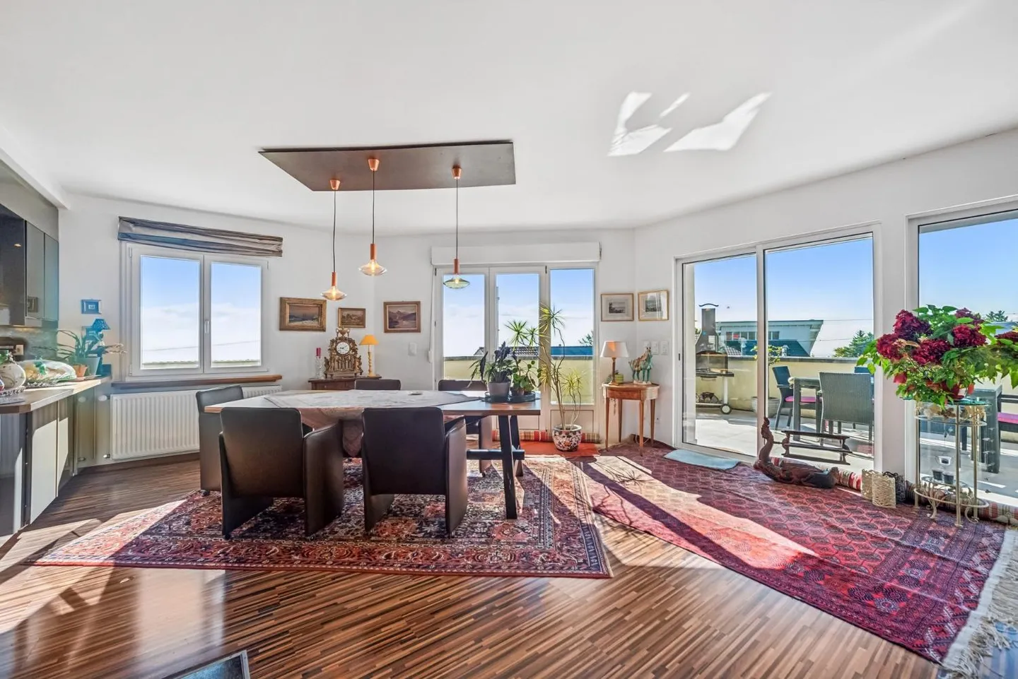 Stunning individual house, swimming pool and panoramic view - Photo 2 of 13