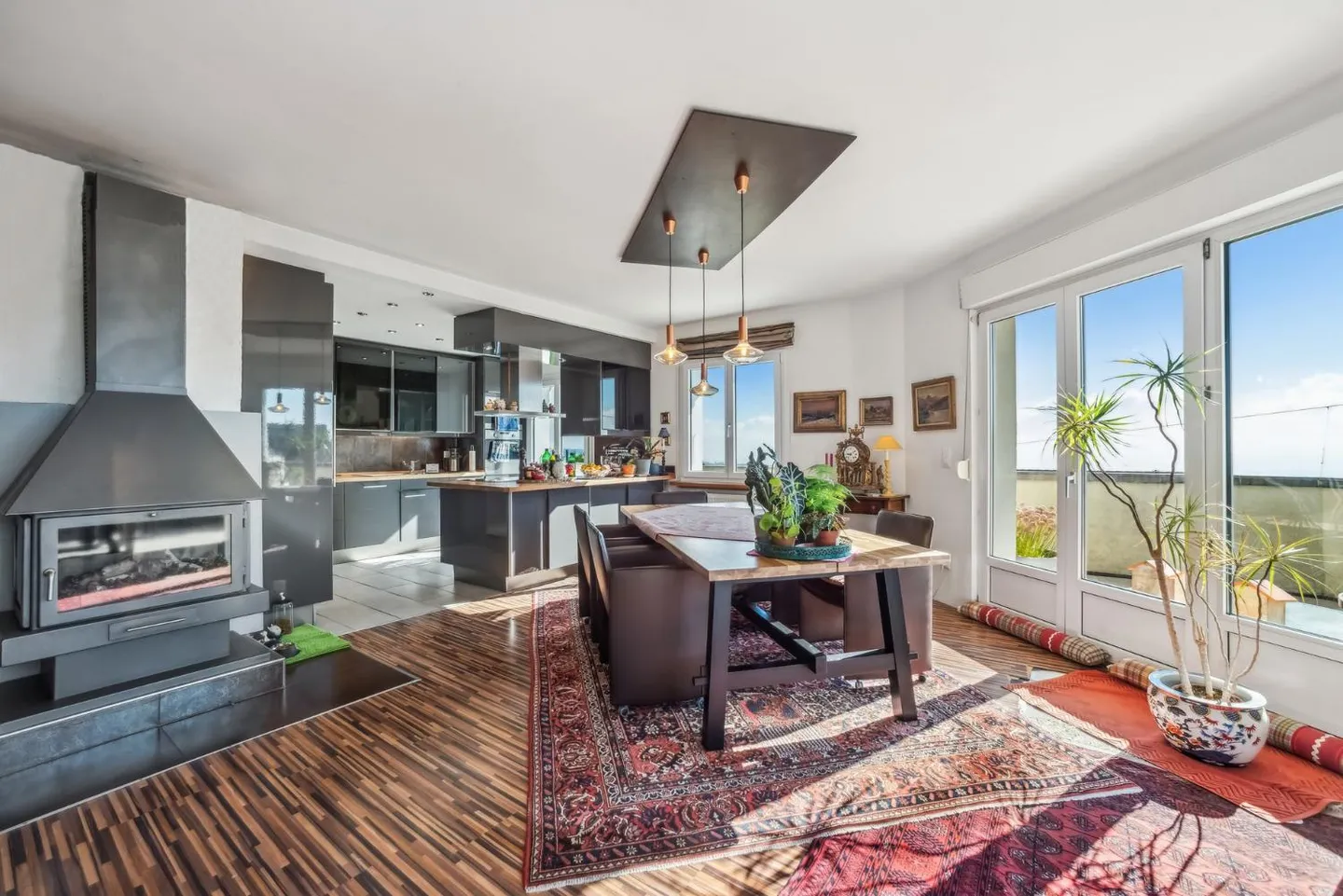 Stunning individual house, swimming pool and panoramic view - Photo 4 of 13