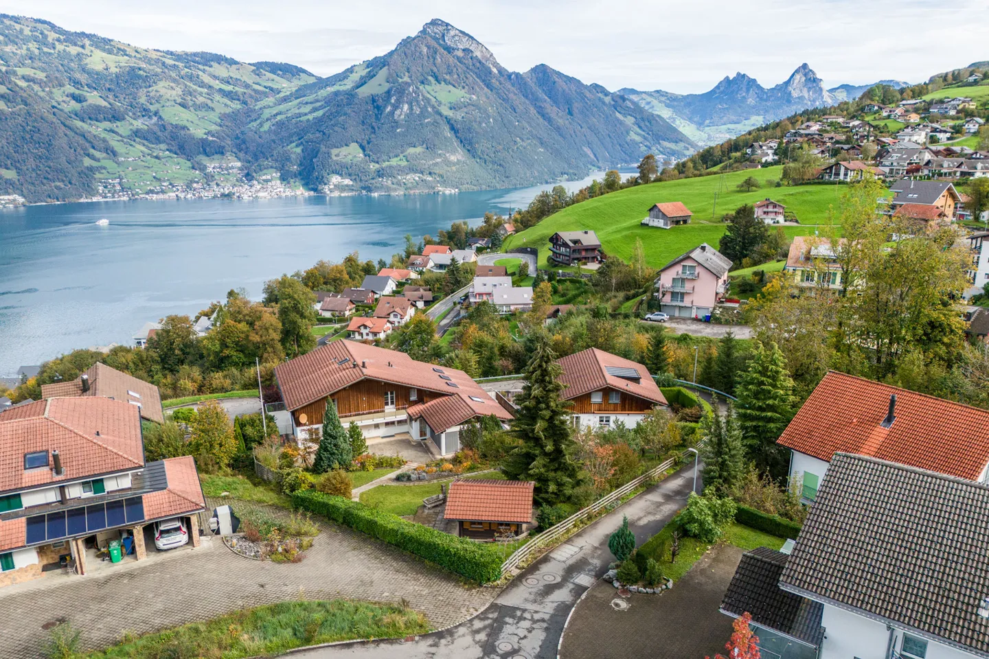 Luxury, nature and privacy high above Lake Lucerne - Photo 1 of 5