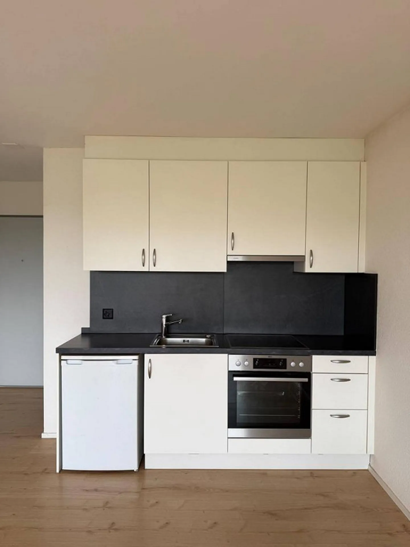 Cozy 1.5-room apartment with balcony - Photo 2 of 8