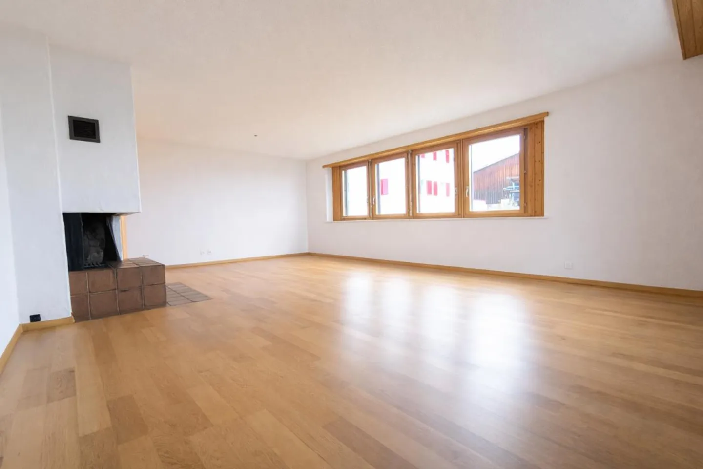 Appartamento 4.5 stanze con nuova cucina e nuovo bagno - Foto 1 di 5