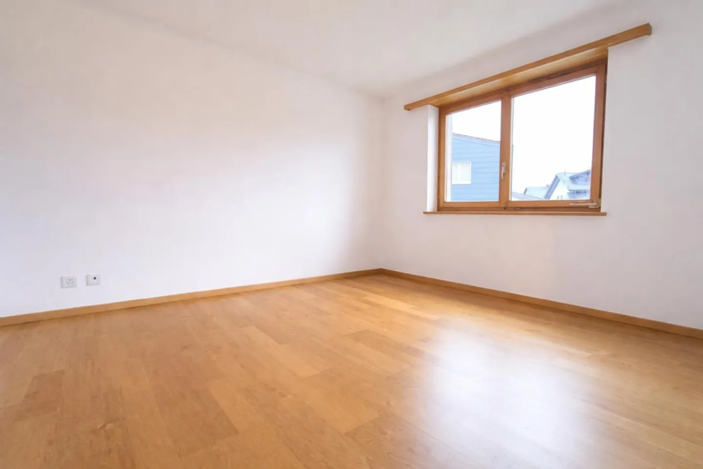 Appartamento 4.5 stanze con nuova cucina e nuovo bagno - Foto 2 di 5