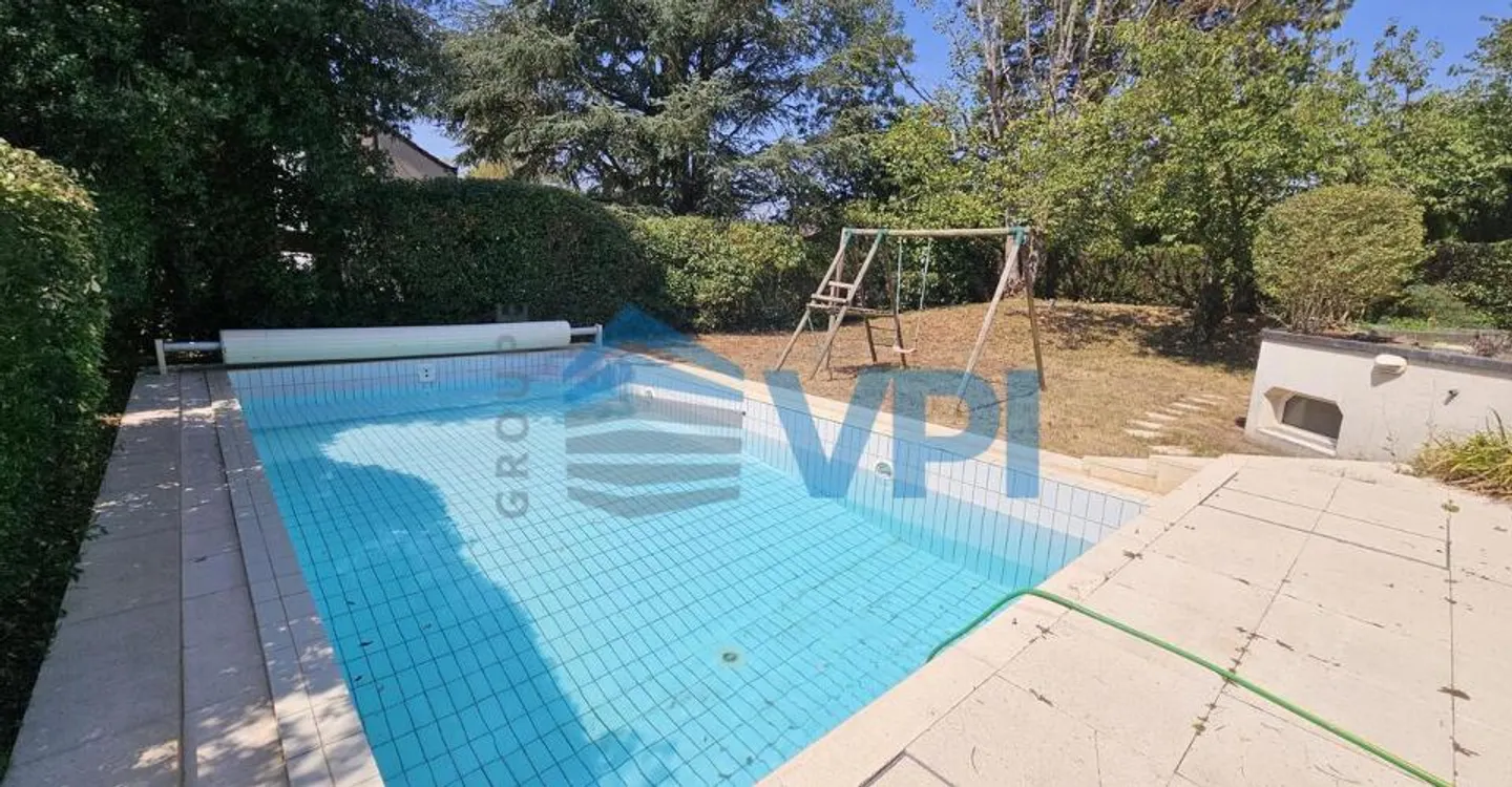 Wunderschöne renovierte Familienvilla mit Pool in Sezenove Bernex - Foto 3 von 12