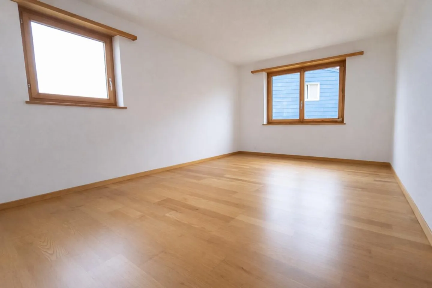 Appartamento 4.5 stanze con nuova cucina e nuovo bagno - Foto 3 di 5