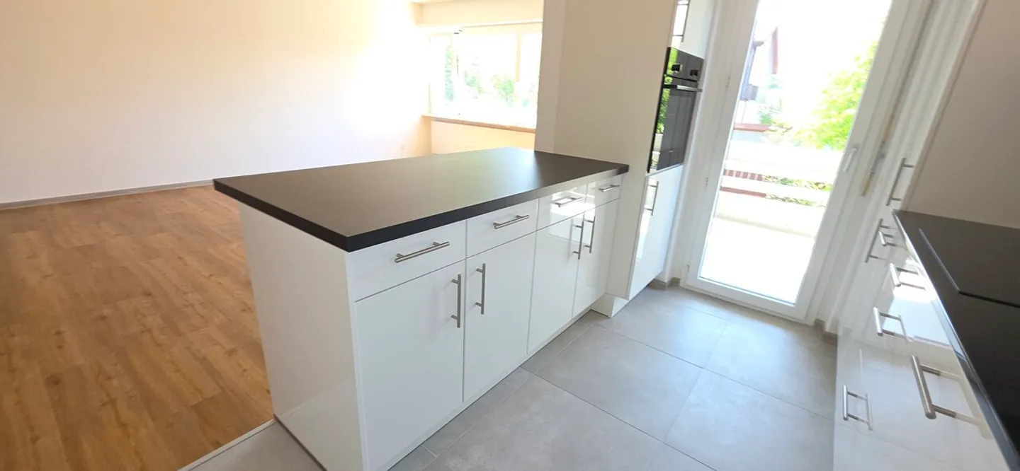 Bellissimo appartamento ristrutturato di 3,5 stanze - Foto 2 di 10