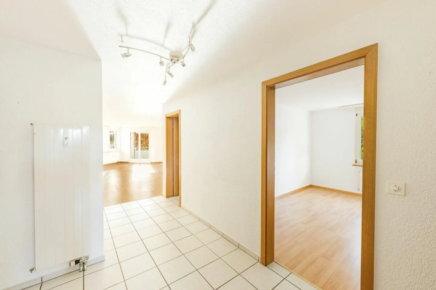 Vie Confortable - Propriété Bien Entretenue - Meilleure Infrastructure - Photo 12 sur 23