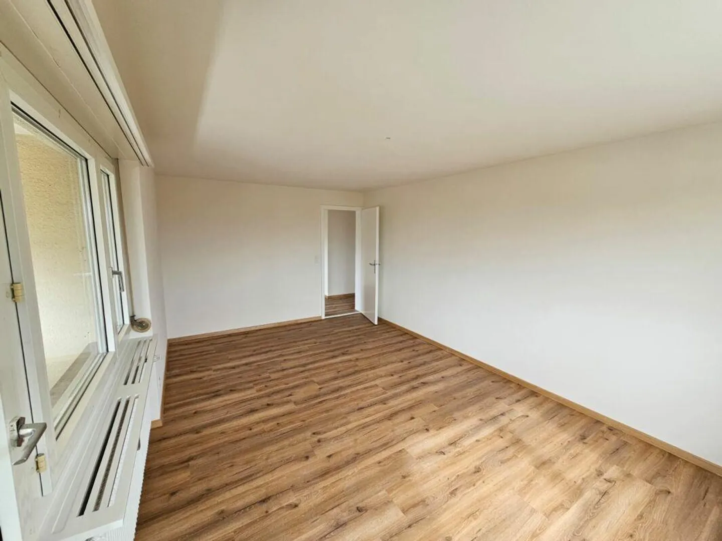 Newly renovated 5.5 room apartment - Photo 8 of 11