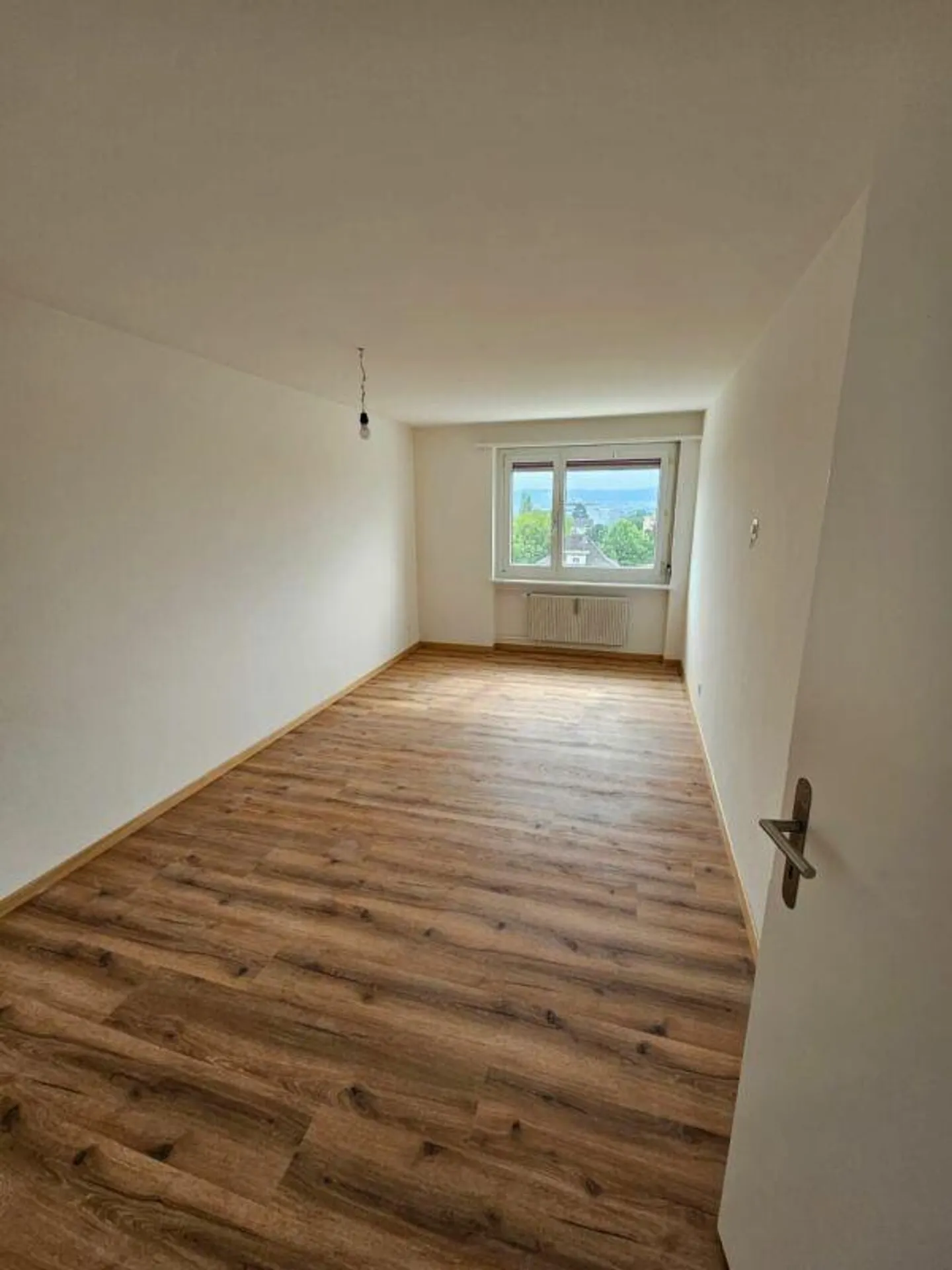 Newly renovated 5.5 room apartment - Photo 9 of 11
