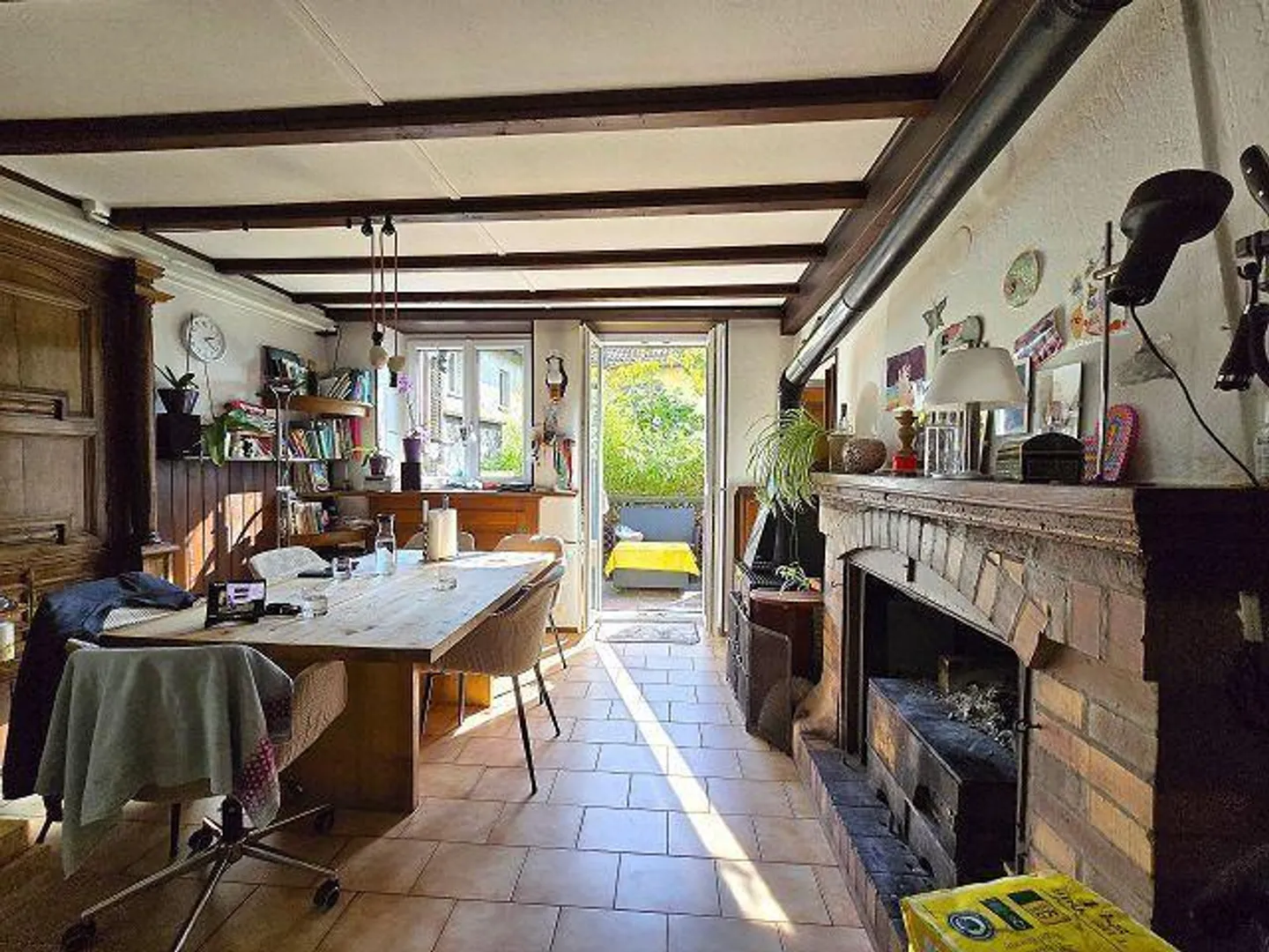 Casa rustica nel nucleo con grande giardino - Foto 4 di 48