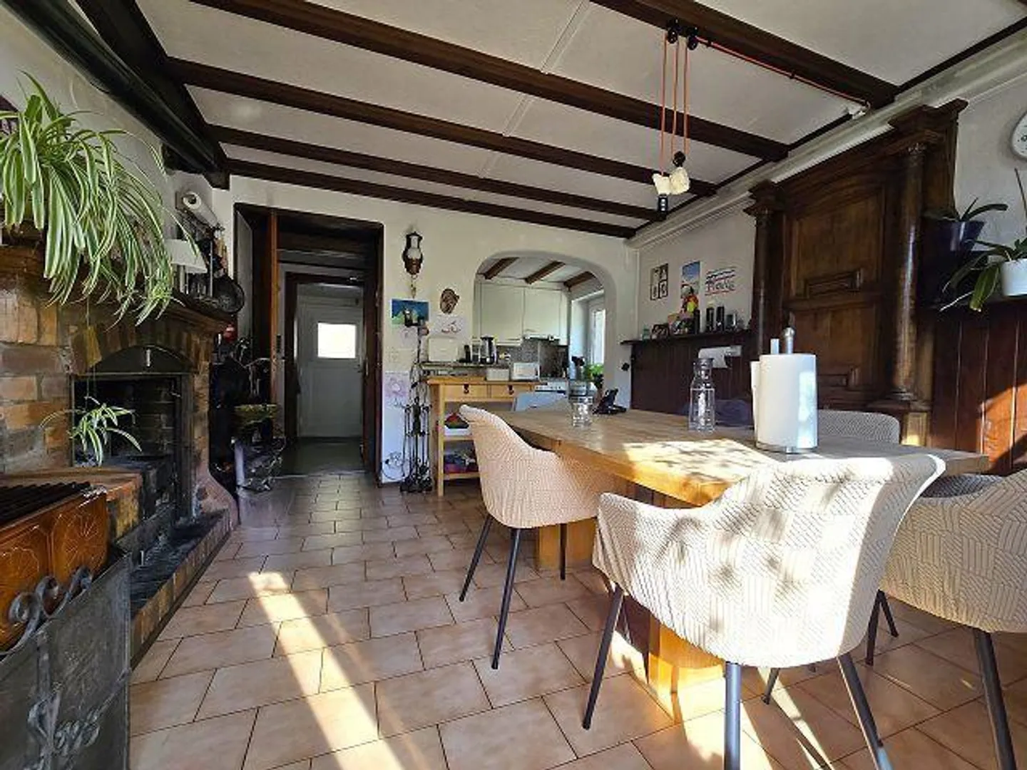 Casa rustica nel nucleo con grande giardino - Foto 5 di 48