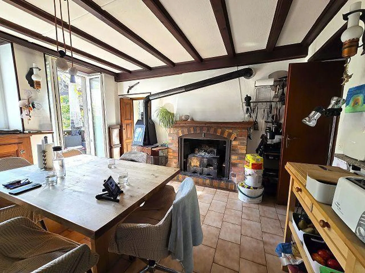 Casa rustica nel nucleo con grande giardino - Foto 6 di 48