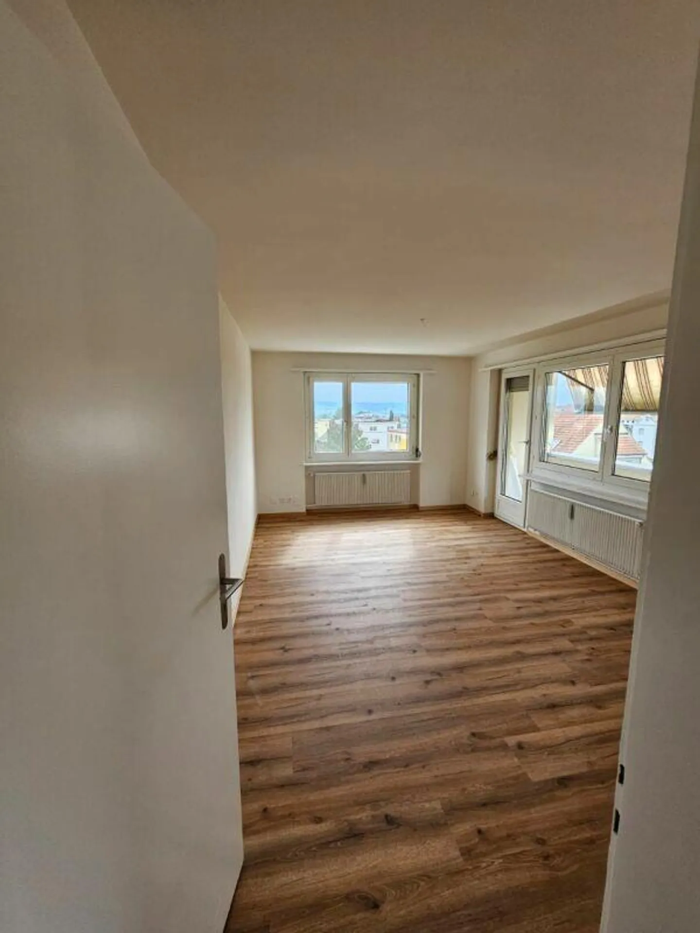 Newly renovated 5.5 room apartment - Photo 3 of 11