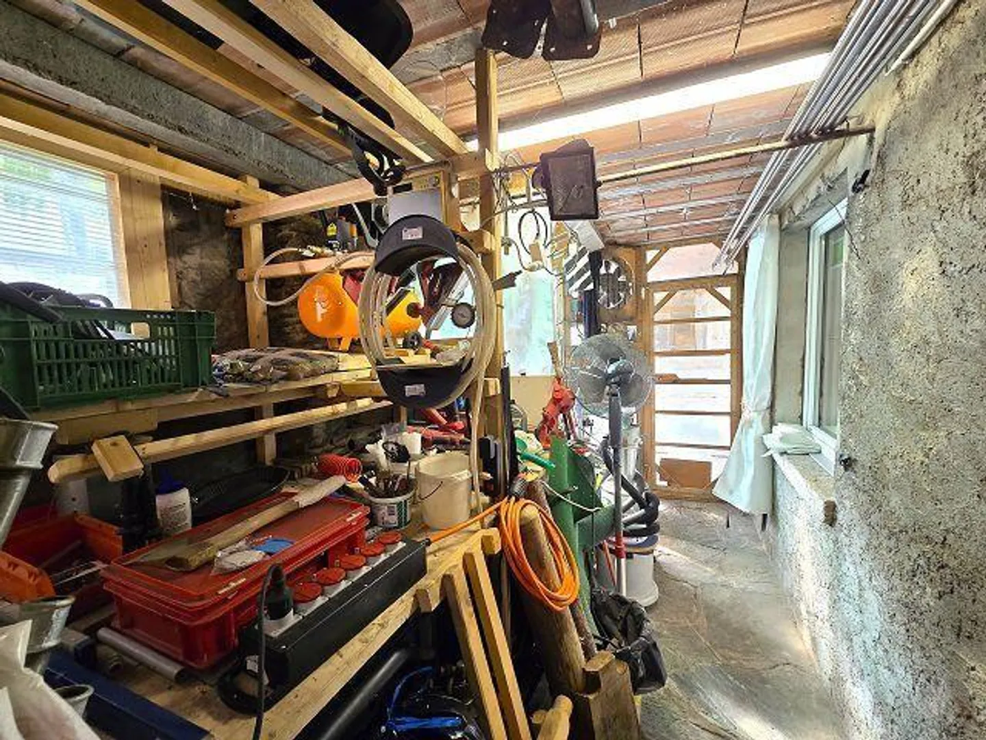 Casa rustica nel nucleo con grande giardino - Foto 25 di 48