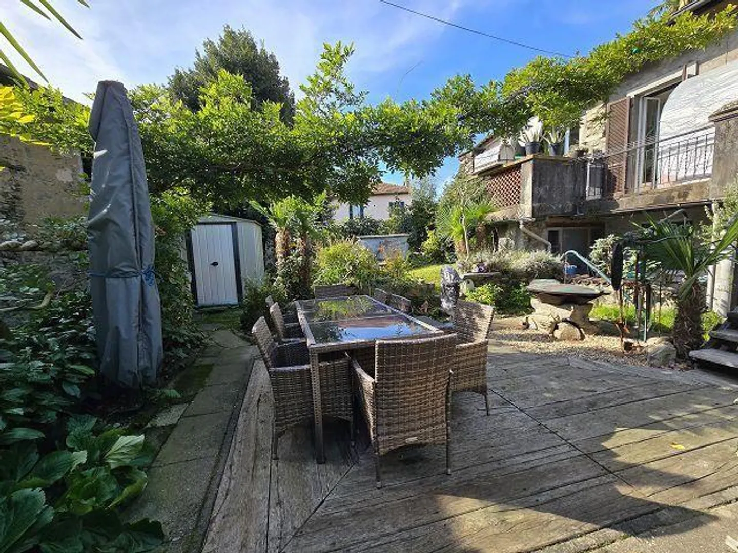 Casa rustica nel nucleo con grande giardino - Foto 28 di 48