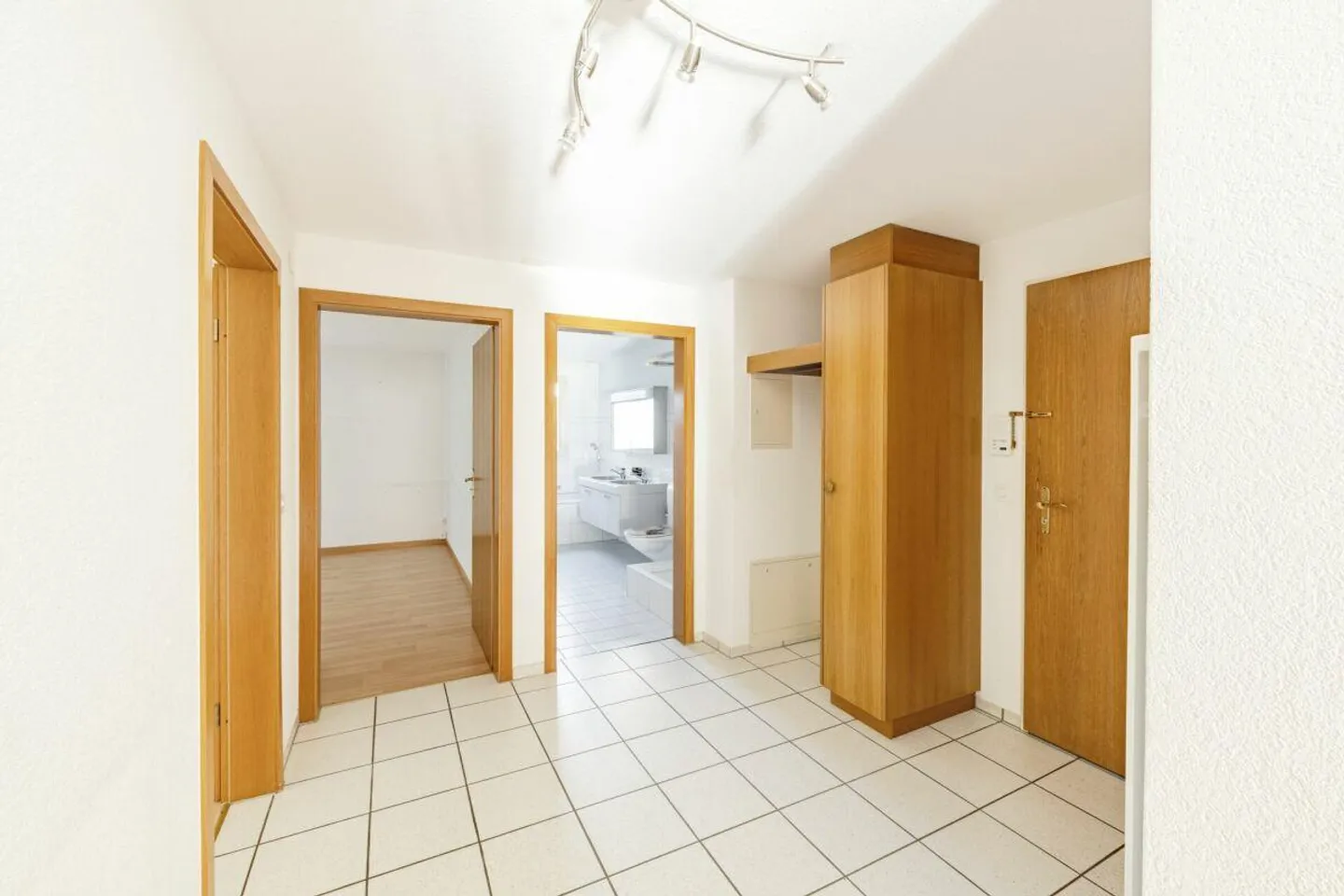 Vie Confortable - Propriété Bien Entretenue - Meilleure Infrastructure - Photo 20 sur 23