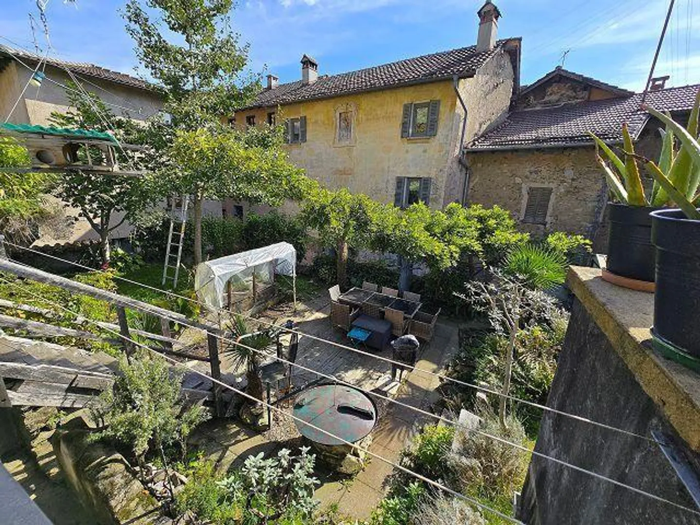 Casa rustica nel nucleo con grande giardino - Foto 31 di 48