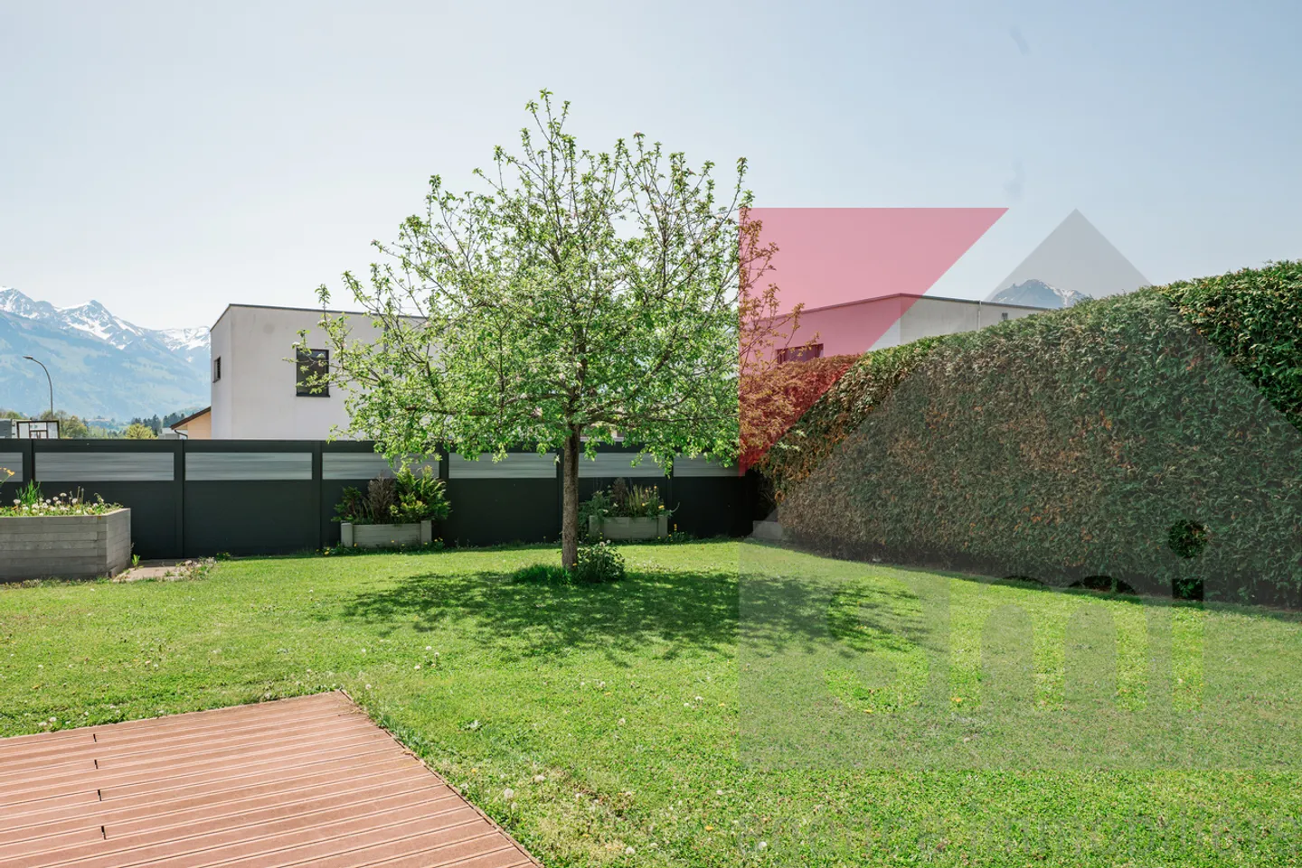 Bequeme Villa mit unabhängigem Studio, Grundstück von 1055m2 - Foto 16 von 20