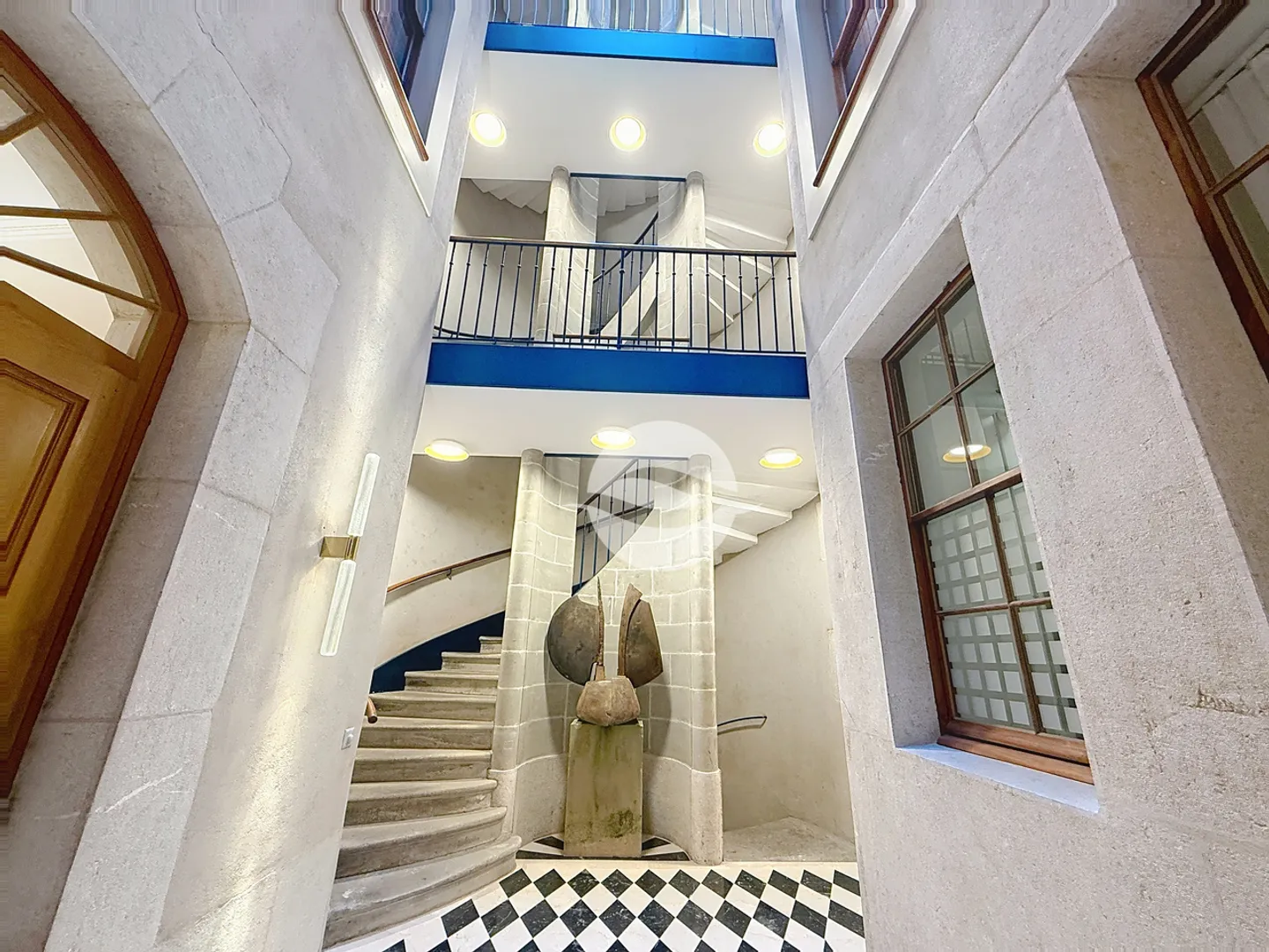 6-Zimmer-Wohnung - Foto 1 von 10