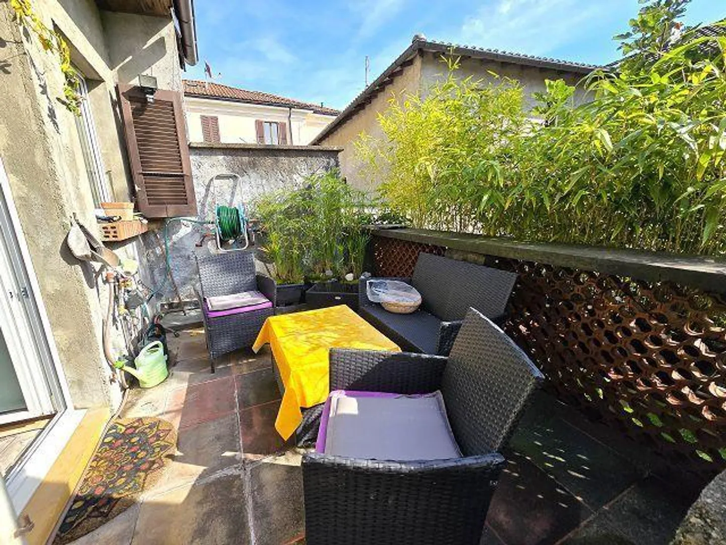 Casa rustica nel nucleo con grande giardino - Foto 33 di 48