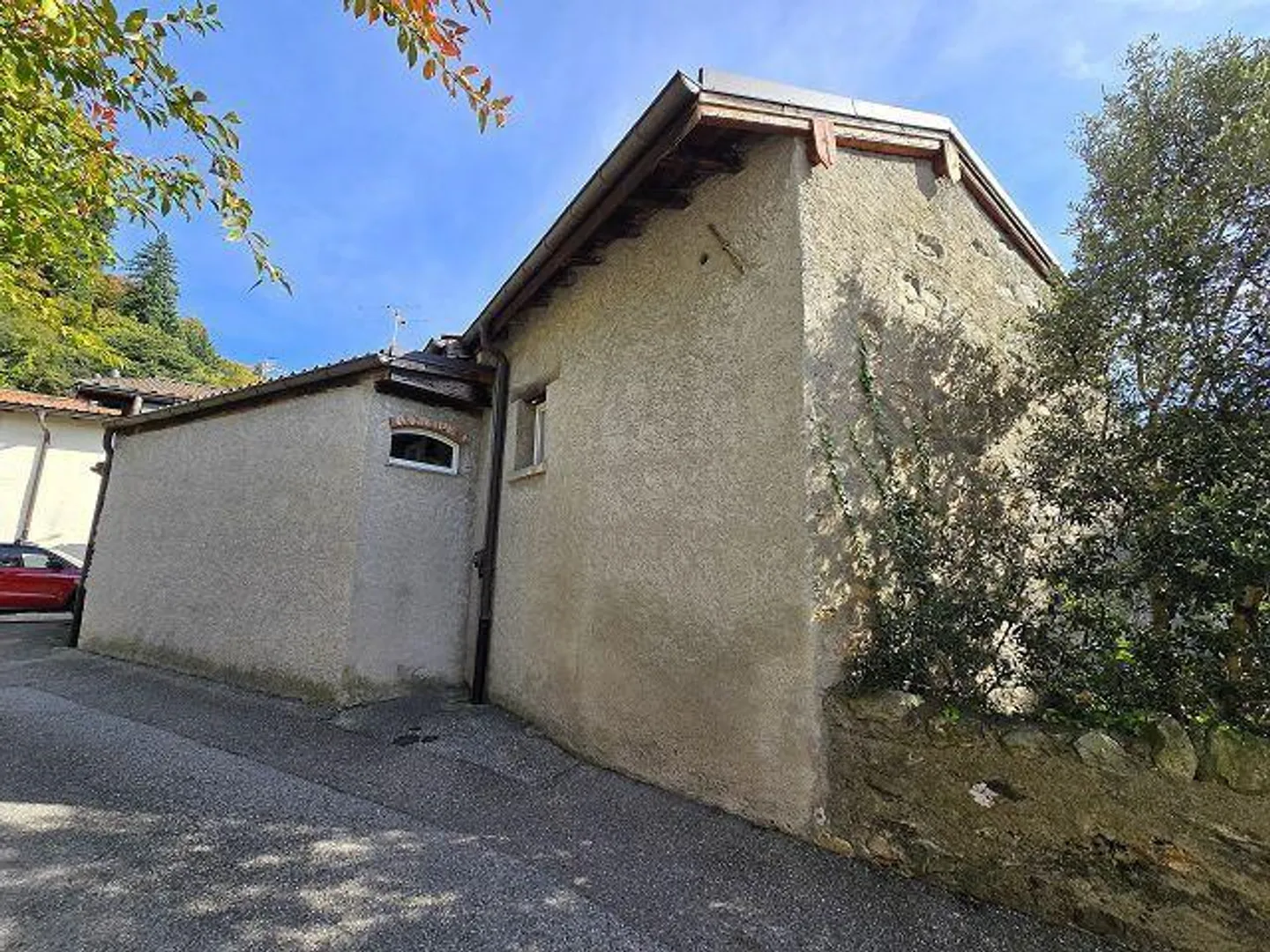 Casa rustica nel nucleo con grande giardino - Foto 42 di 48