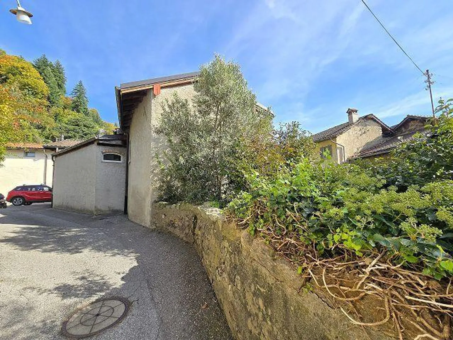 Casa rustica nel nucleo con grande giardino - Foto 44 di 48