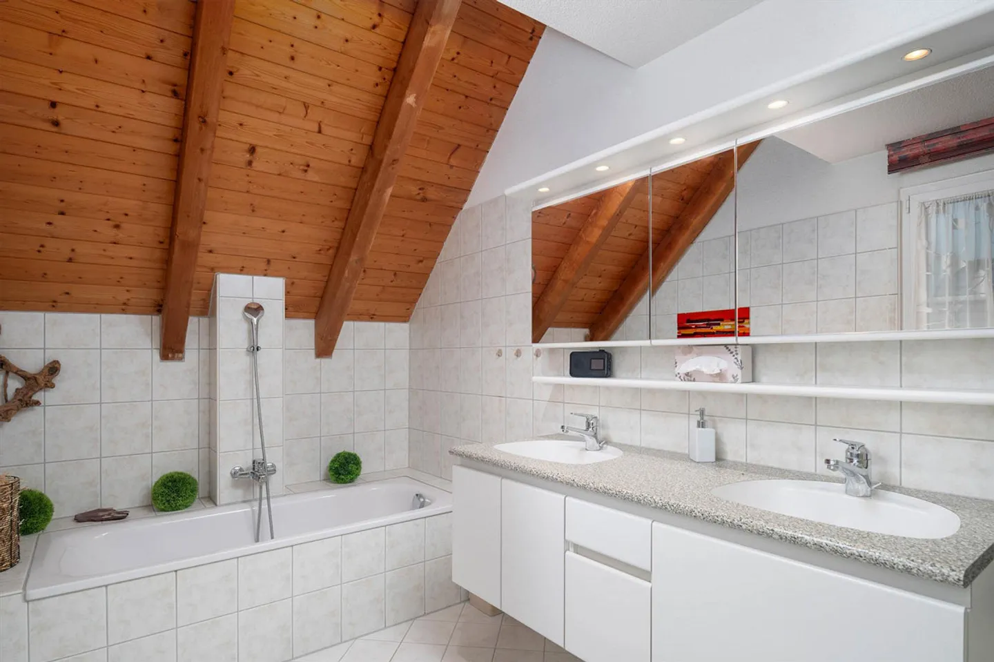 Idylle familiale avec charme... - Photo 10 sur 14