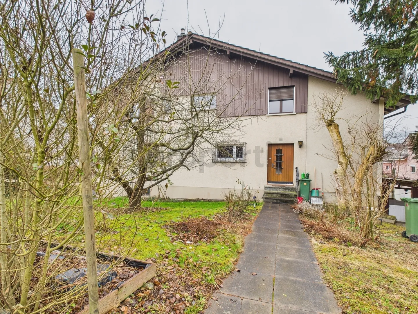 Charming single room with practical furnishings in Oberweningen - Photo 9 of 10