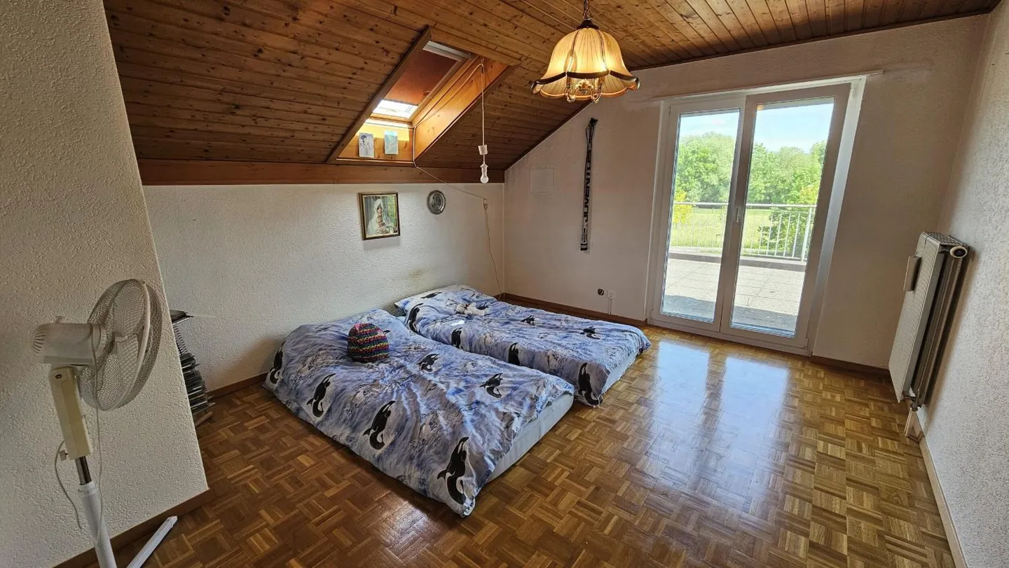 Charming Family Home with Garden - Photo 10 of 11