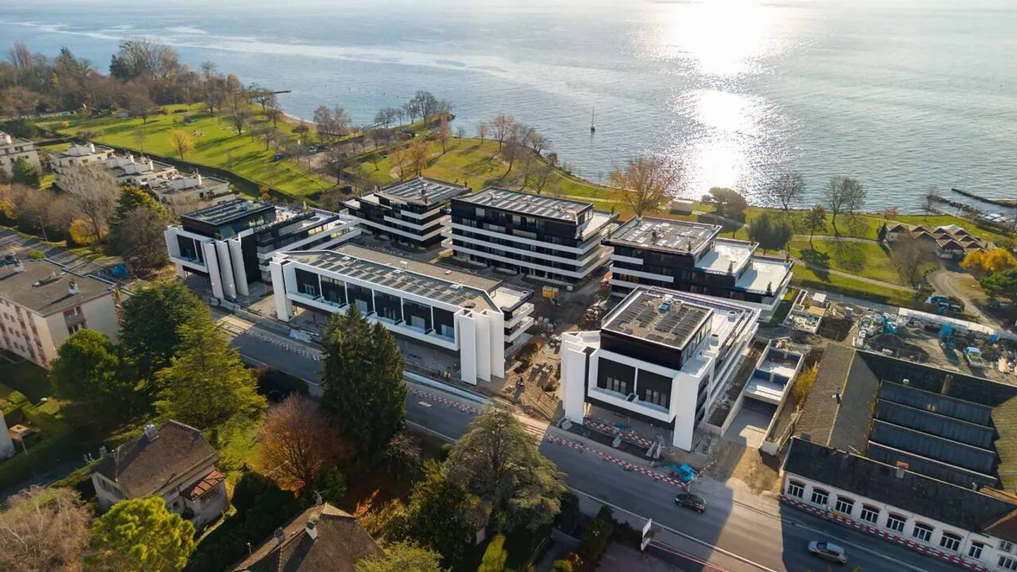 Luxurious 4.5 room apartment with covered balcony of 76m2 and lake view - Photo 11 of 13