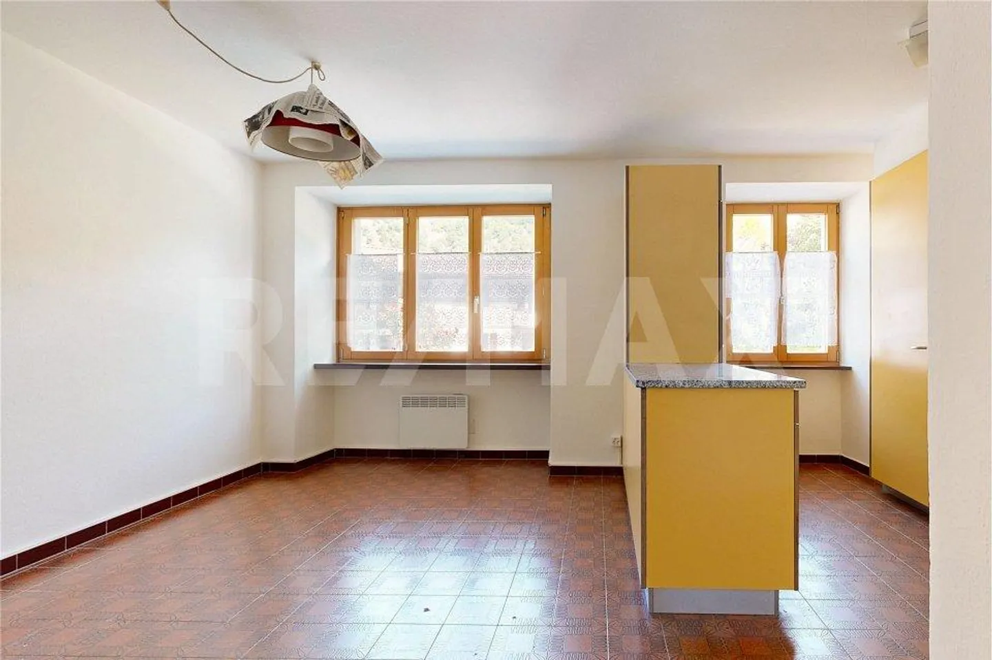 Maison spacieuse avec balcons panoramiques et parking couvert - Photo 3 sur 13