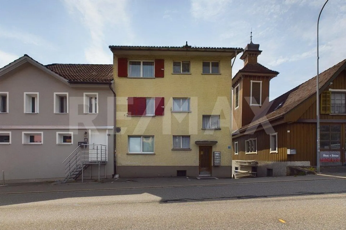 Casa plurifamiliare con 3 appartamenti - Il tuo investimento in un attraente... - Foto 2 di 13