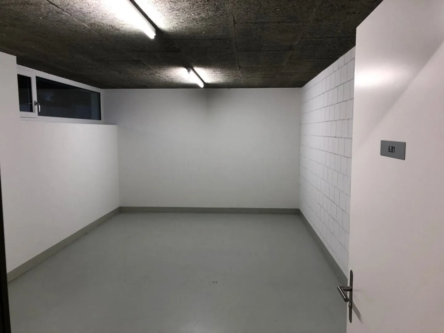 Salle de bricolage à louer à Boll - Photo 1 sur 2