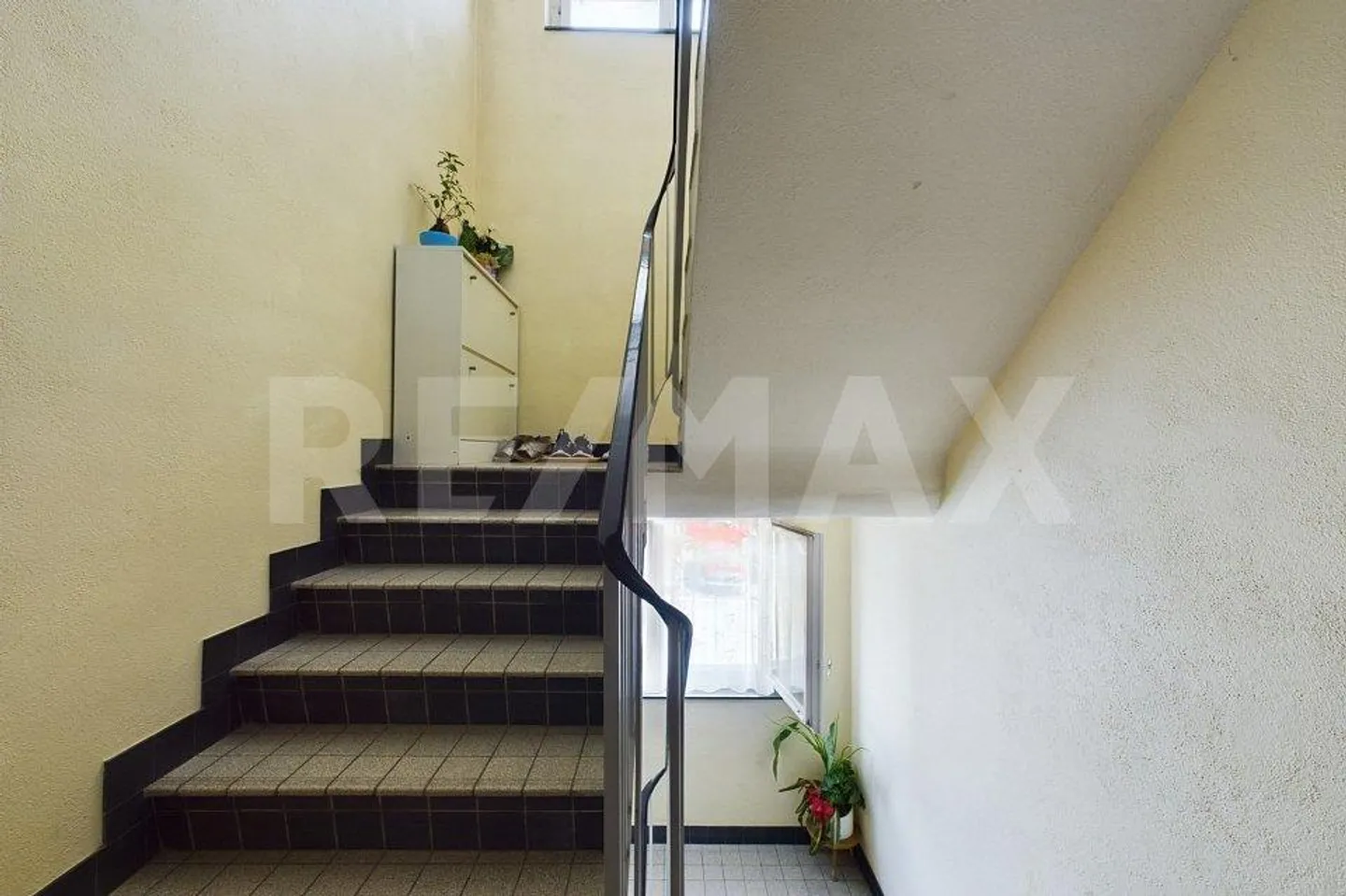 Casa plurifamiliare con 3 appartamenti - Il tuo investimento in un attraente... - Foto 3 di 13